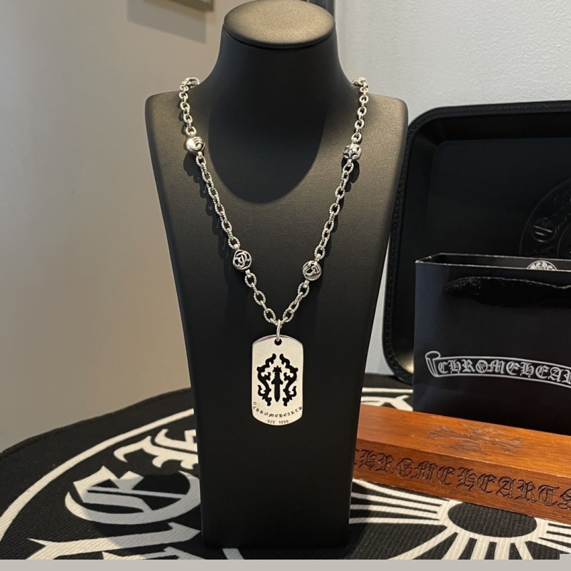 Ch**me He**ts necklaces